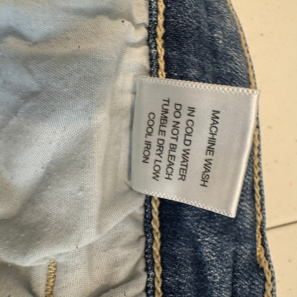 Judy Blue Light Wash Wide Leg Button Fly High Rise Jean Size 11/30 Pleated Front - Picture 11 of 11